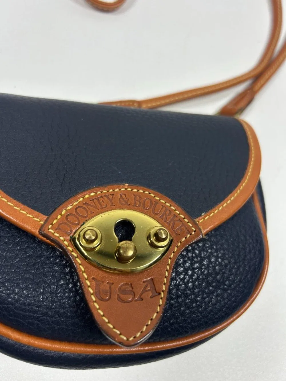VTG DOONEY & BOURKE Cavalry Crossbody/Belt Bag Navy All Weather Leather USA